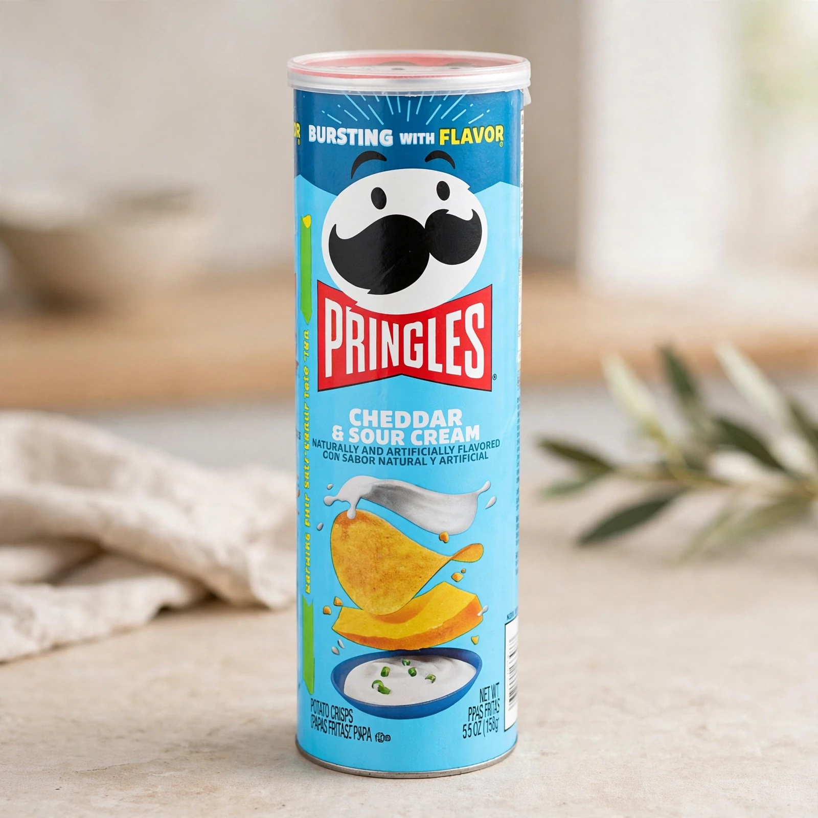Pringles Cheddar & Sour Cream 158g - Image 3