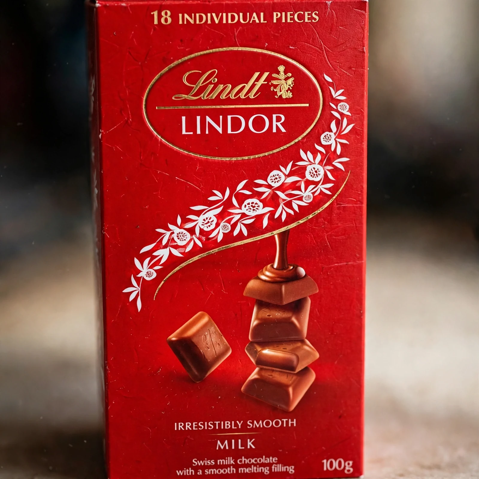 Lindor Milk Filled Milk Choclate Jar 175g - Image 5